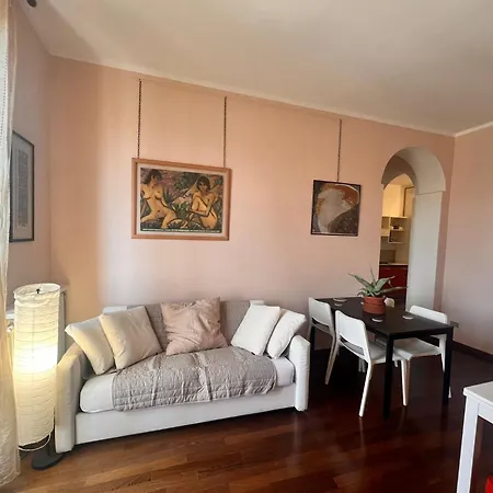 Chavez * מילאנו